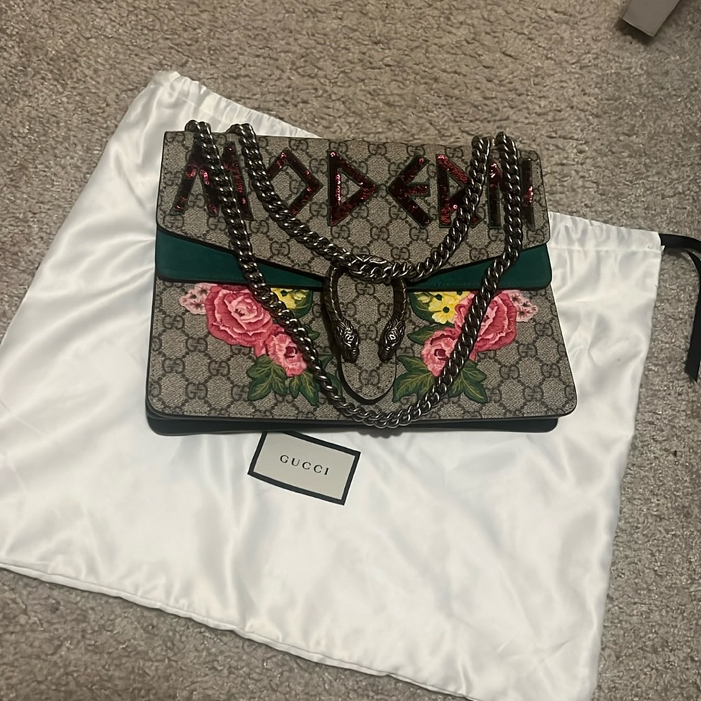 Medium Gucci Modern Dionysus shoulder bag